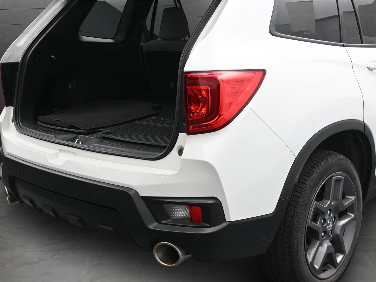 Used 2023 Honda Passport EX-L image 12