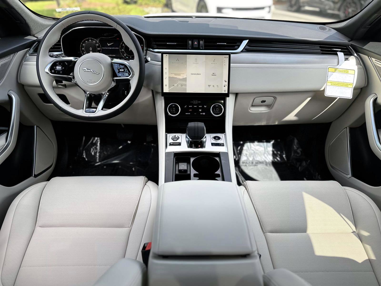 New 2026 Jaguar F-PACE R-Dynamic S image 10