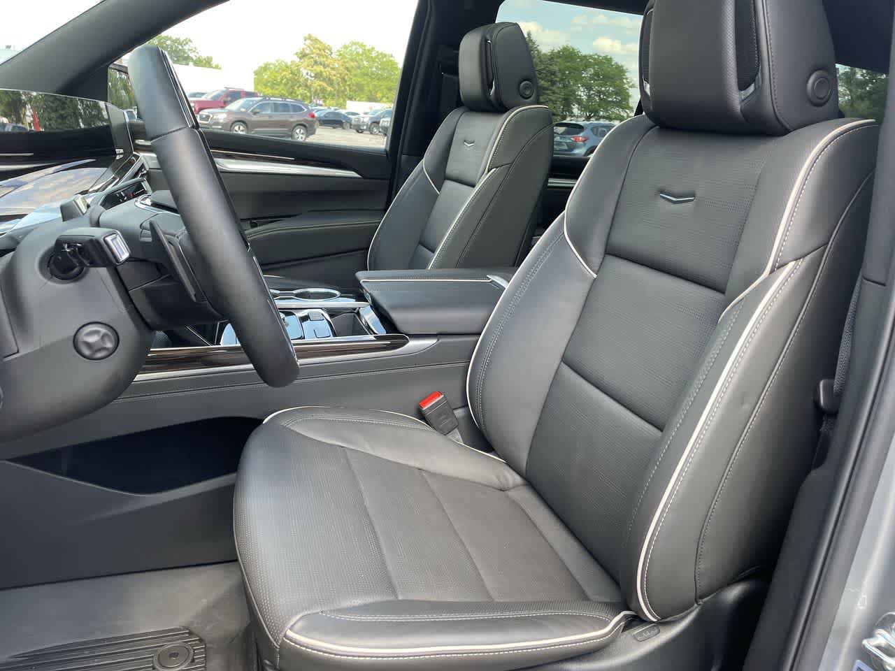 Certified 2026 Cadillac Escalade Luxury w/ LPO, Floor Liner Package AWD/4WD image 12