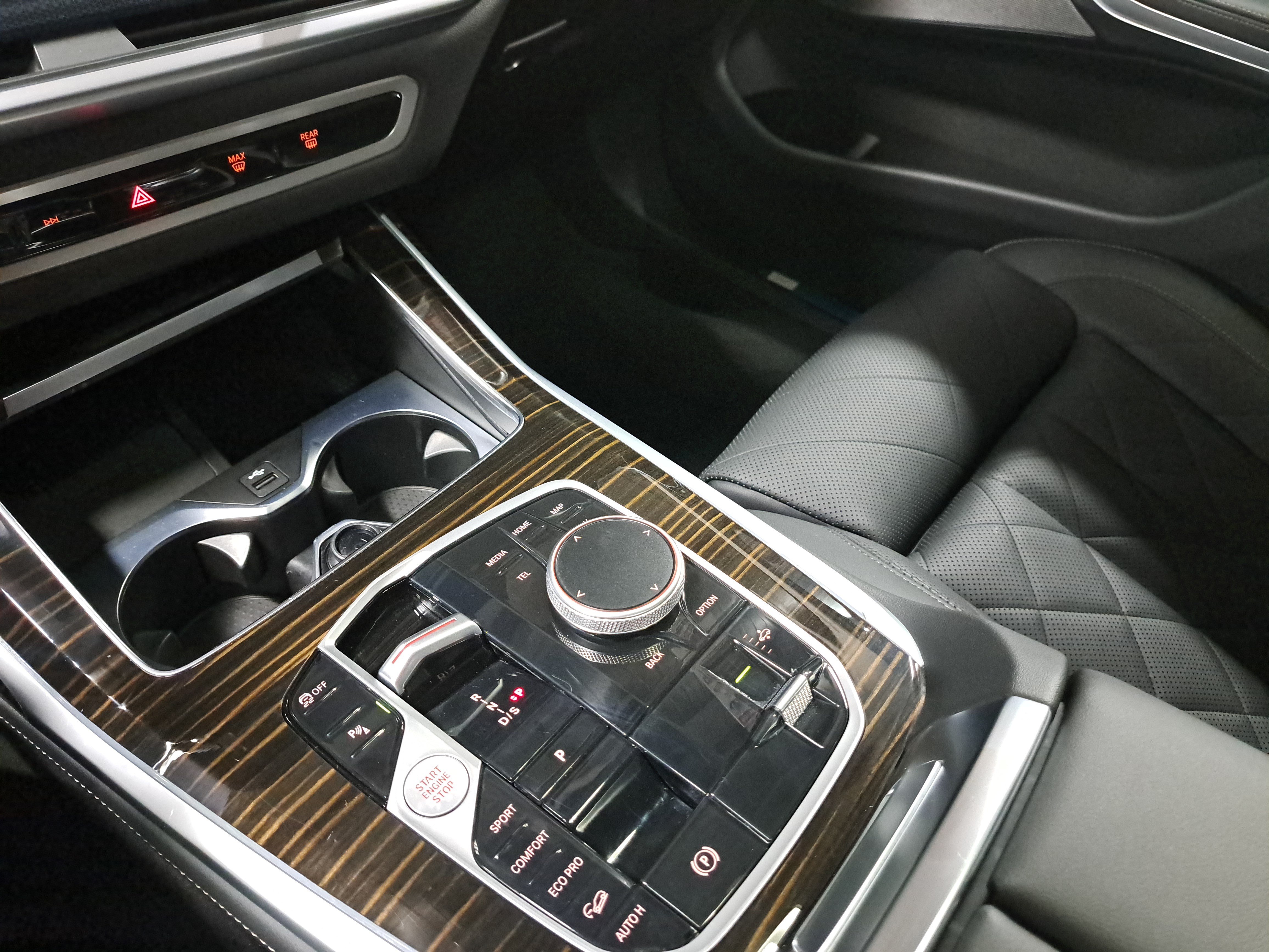 Used 2025 BMW X7 xDrive40i w/ Premium Package AWD/4WD image 27
