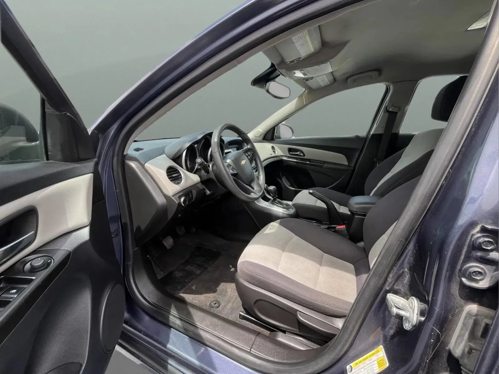 Used 2013 Chevrolet Cruze LS FWD image 11