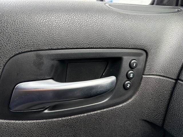 Used 2016 Chrysler 300 C image 17