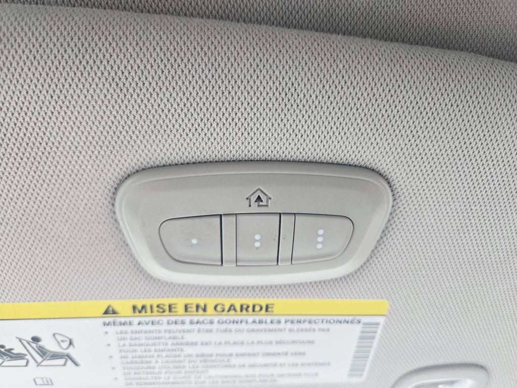 Used 2018 Chrysler Pacifica Limited image 35