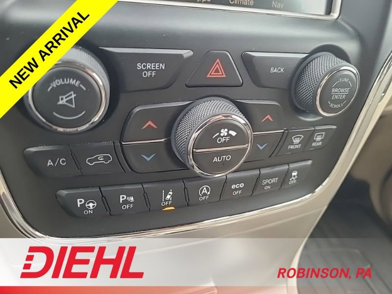 Used 2017 Jeep Grand Cherokee Overland w/ Jeep Active Safety Group AWD/4WD image 12