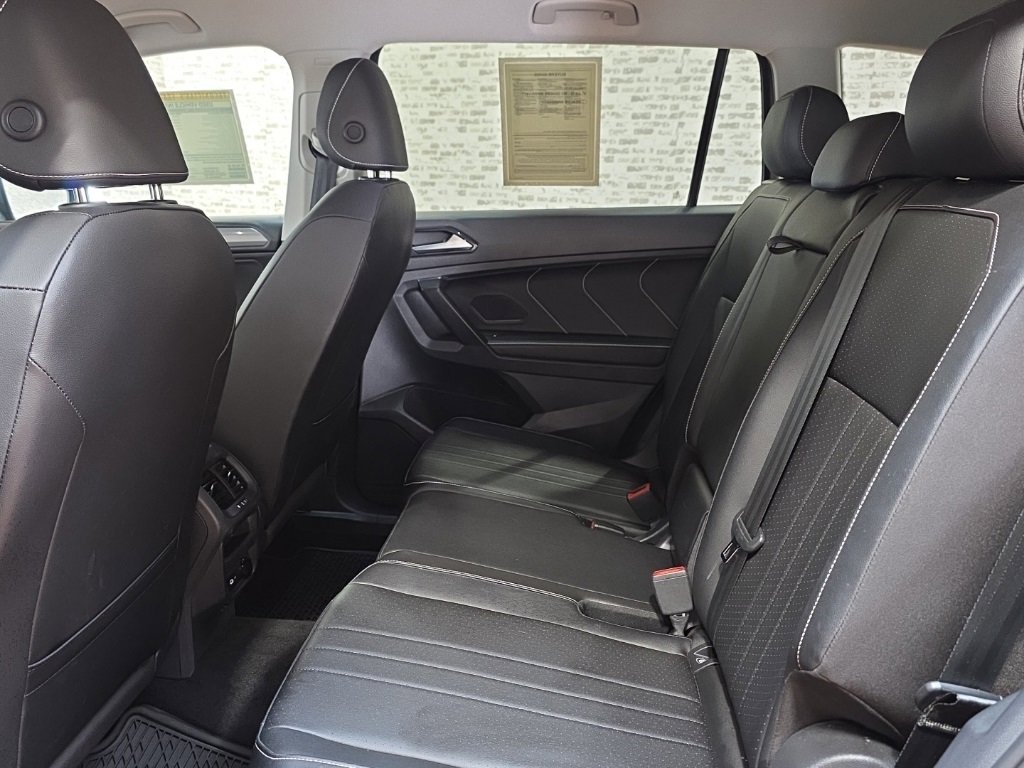 Used 2023 Volkswagen Tiguan SE image 18