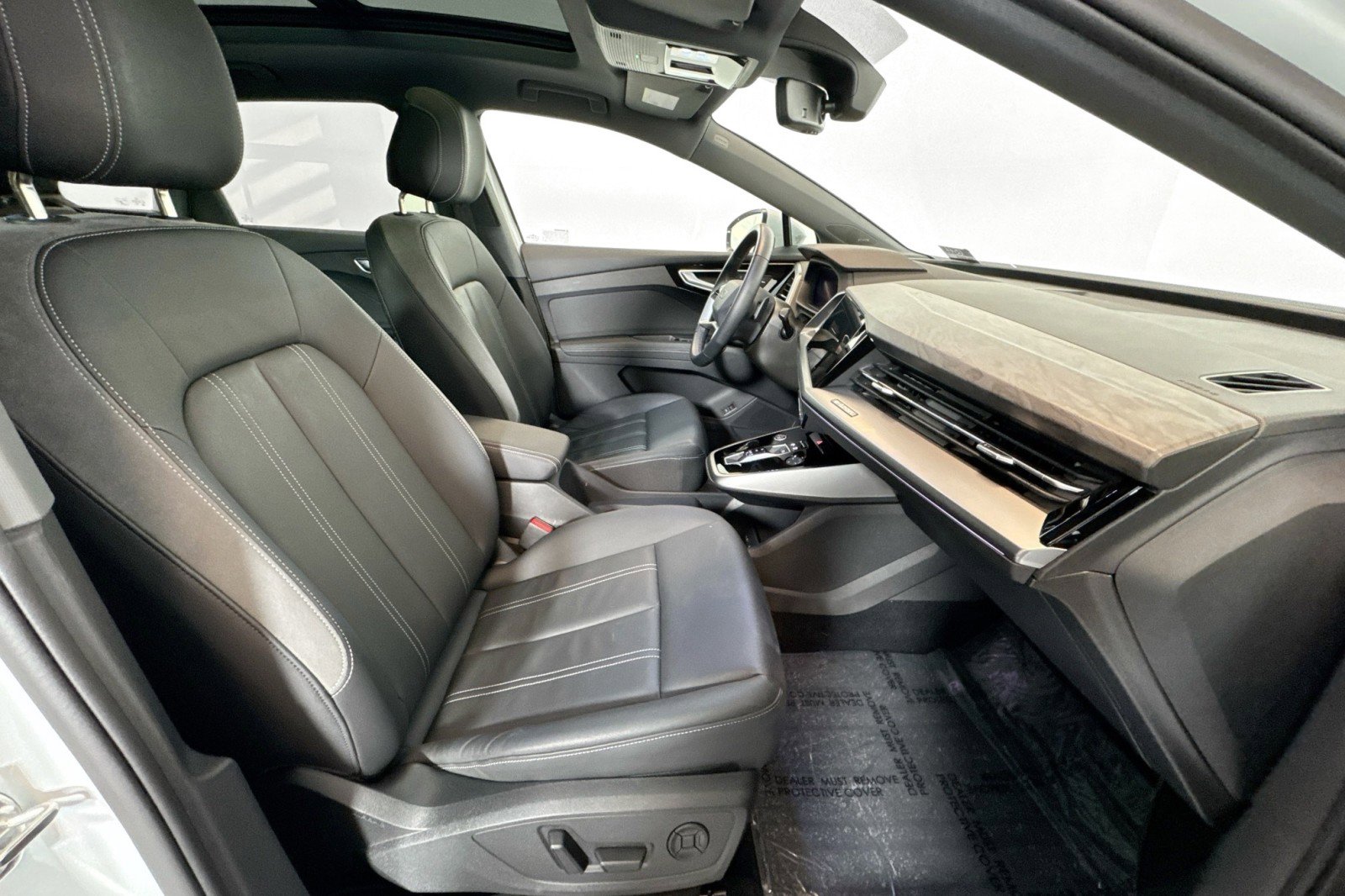 Used 2024 Audi Q4 e-tron Premium Plus image 27