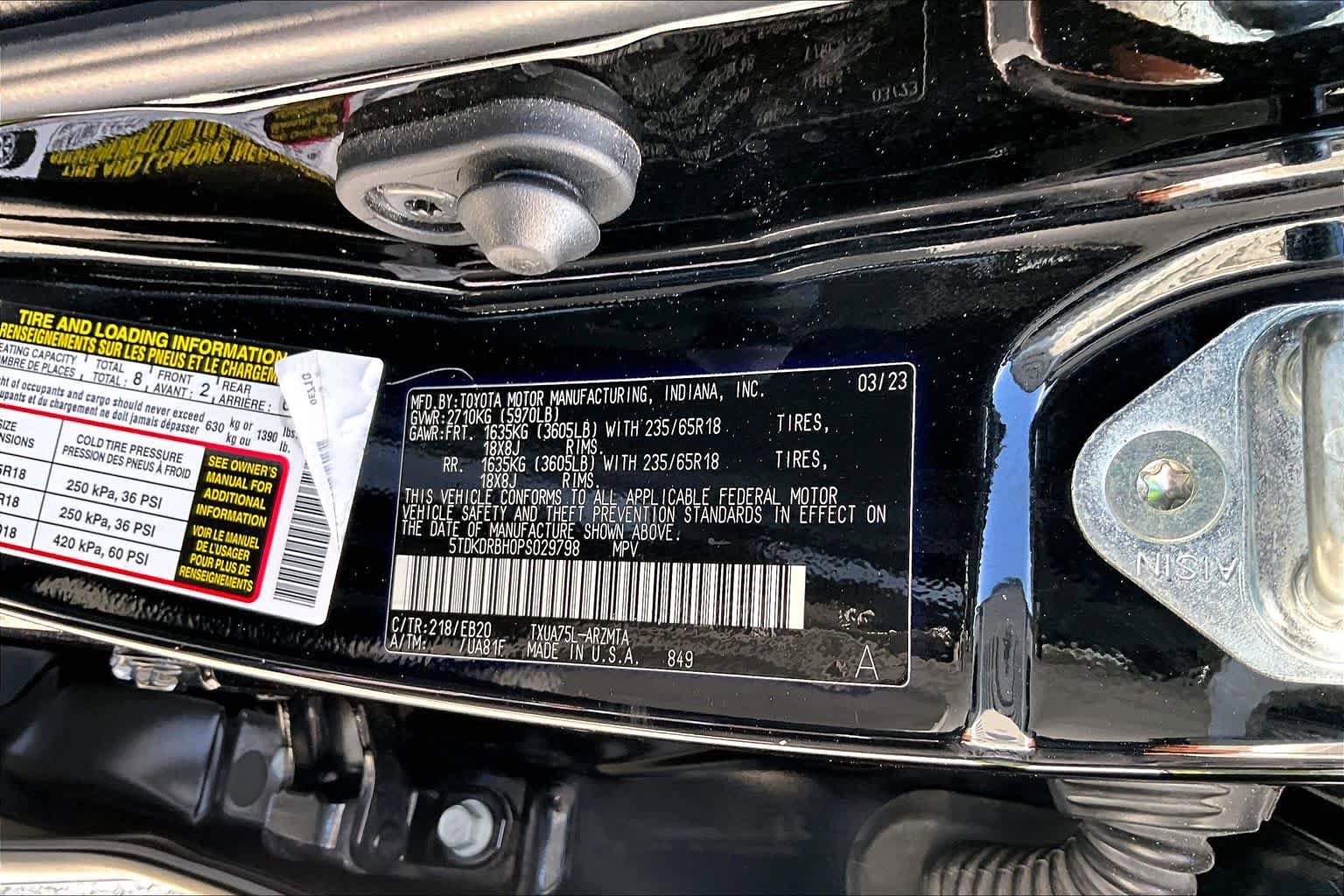 Used 2023 Toyota Highlander XLE AWD/4WD image 37