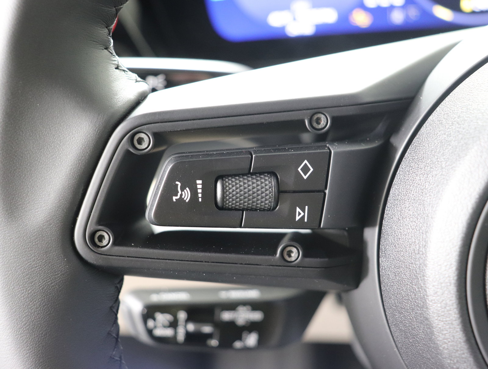 Used 2024 Porsche Macan 4 Electric image 31