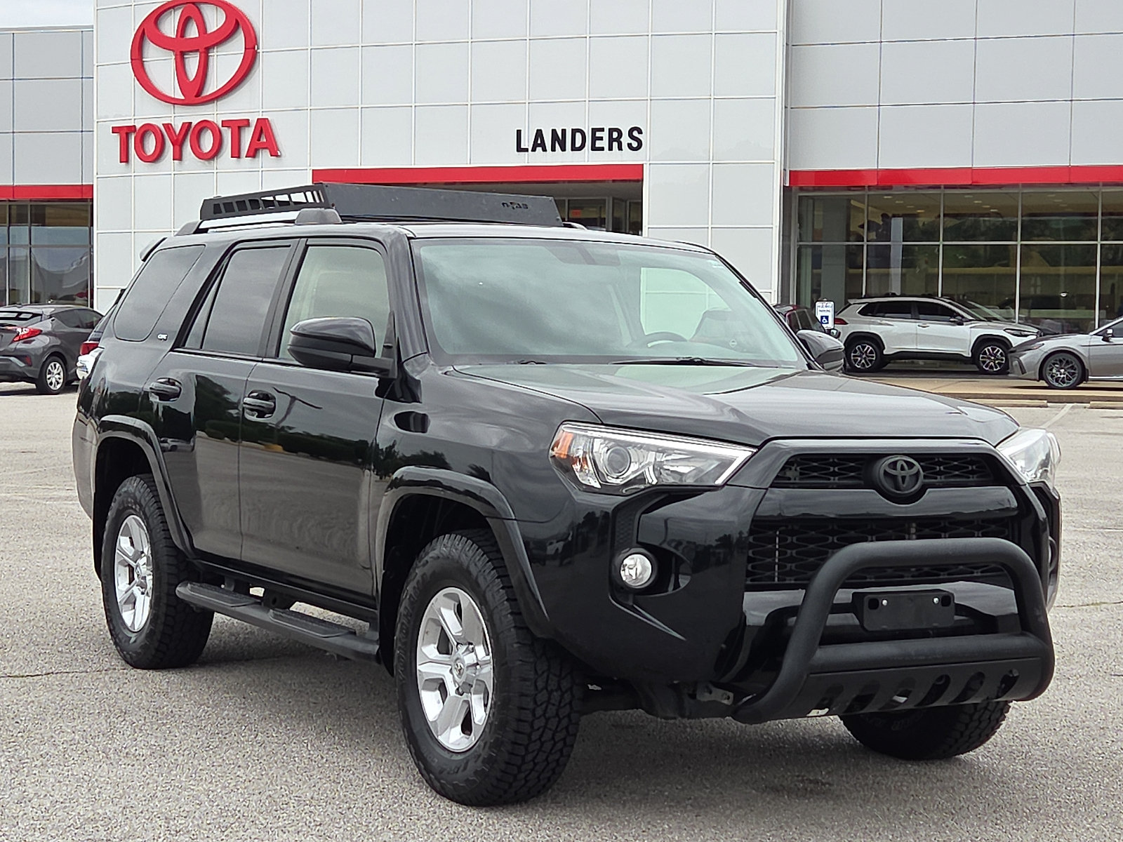 Used 2019 Toyota 4Runner SR5 AWD/4WD image 1