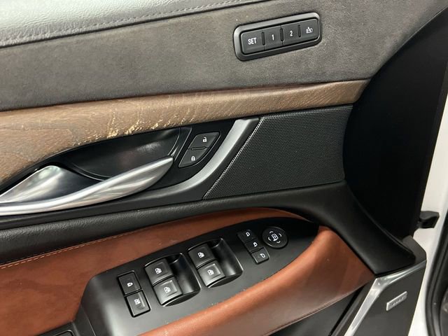 Used 2018 Cadillac Escalade ESV Premium Luxury image 24