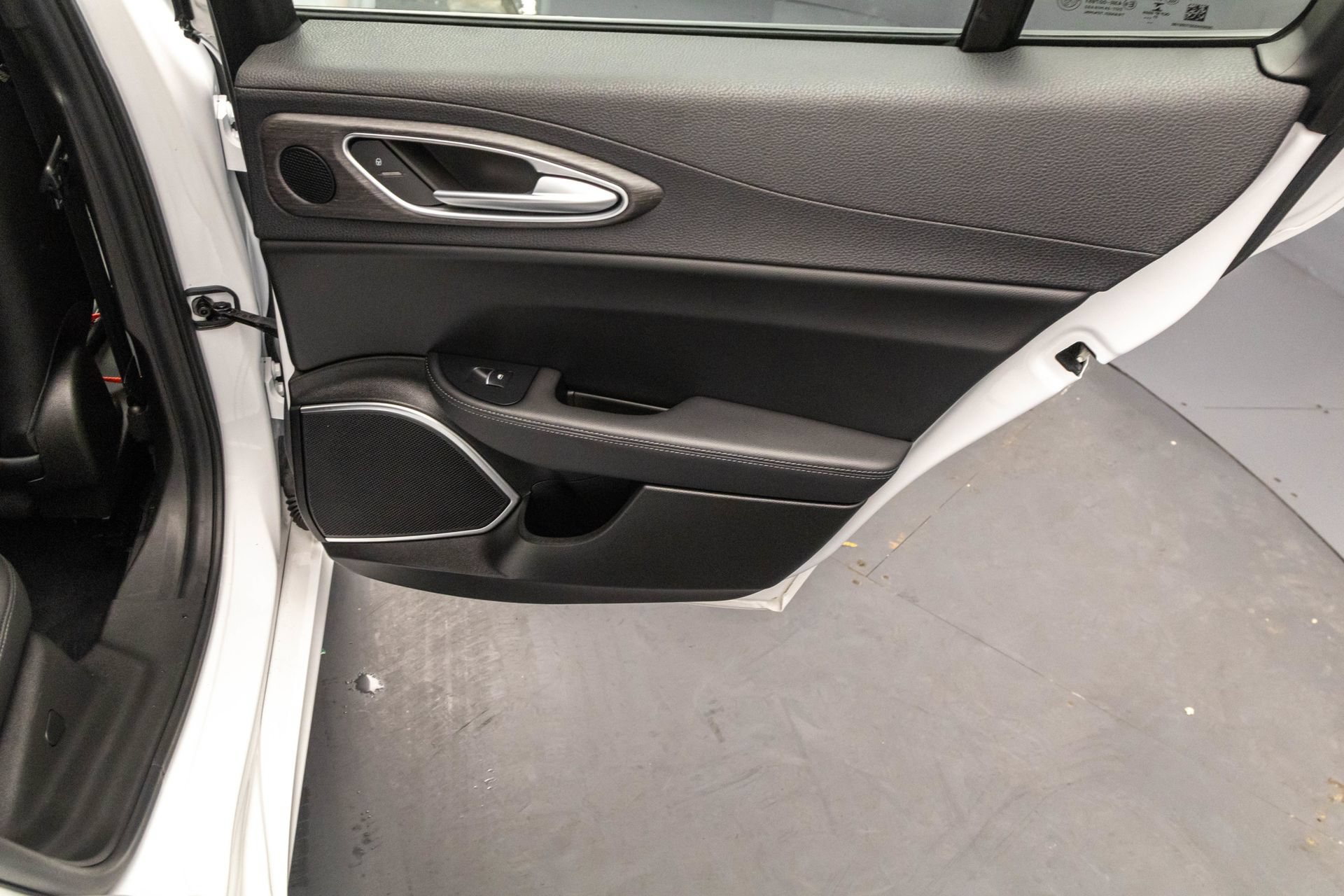 Used 2022 Alfa Romeo Giulia Ti AWD/4WD image 37