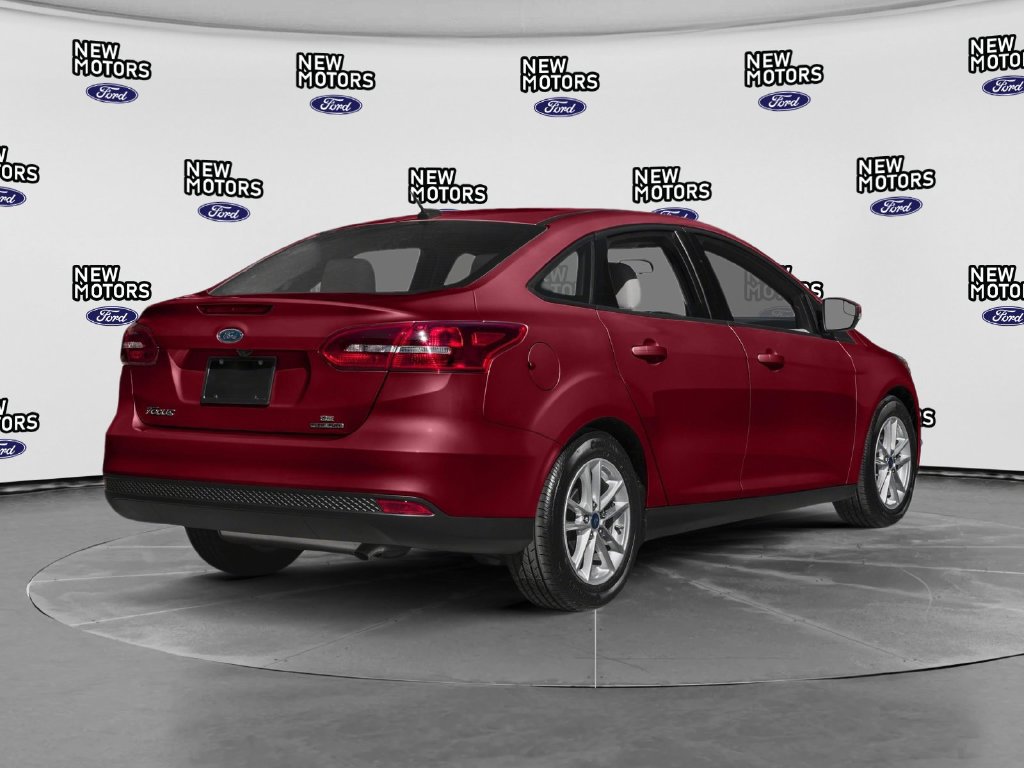 Used 2017 Ford Focus SEL w/ Cold Weather Package FWD image 2