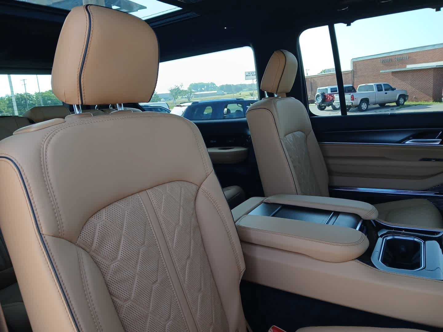 New 2026 Jeep Grand Wagoneer Summit AWD/4WD image 67