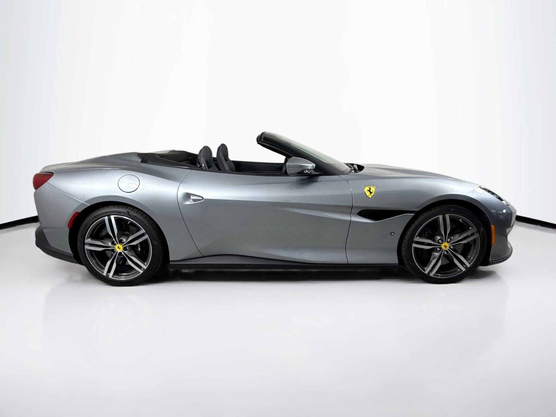 Certified 2020 Ferrari Portofino image 8