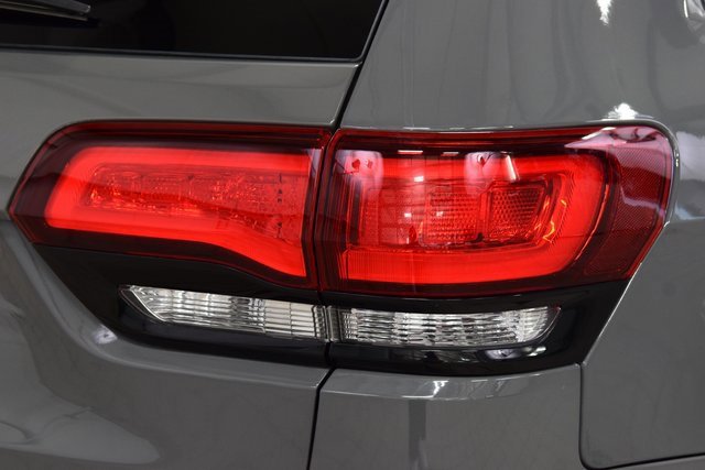 Used 2020 Jeep Grand Cherokee Altitude image 19