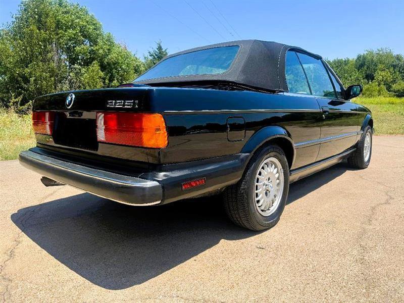 Used 1991 BMW 325i Convertible RWD image 8