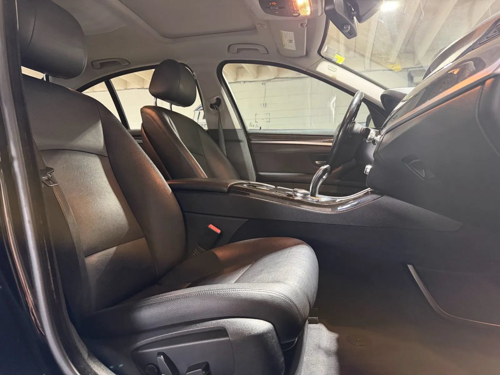 Used 2015 BMW 528i Sedan RWD image 9