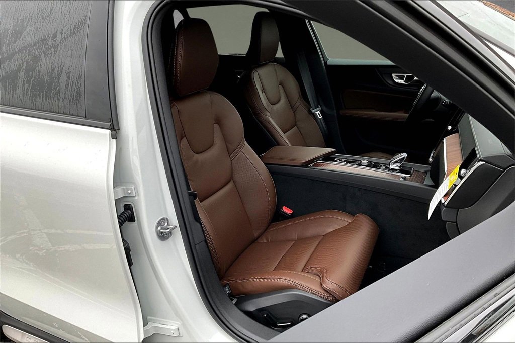 New 2026 Volvo V60 B5 Cross Country Ultra w/ Climate Package image 11