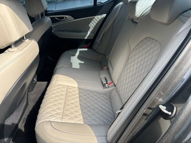 Used 2022 Genesis G70 3.3T w/ Sport Prestige Package AWD/4WD image 4