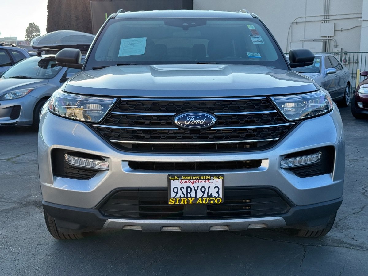 Used 2023 Ford Explorer XLT w/ Equipment Group 202A AWD/4WD image 4