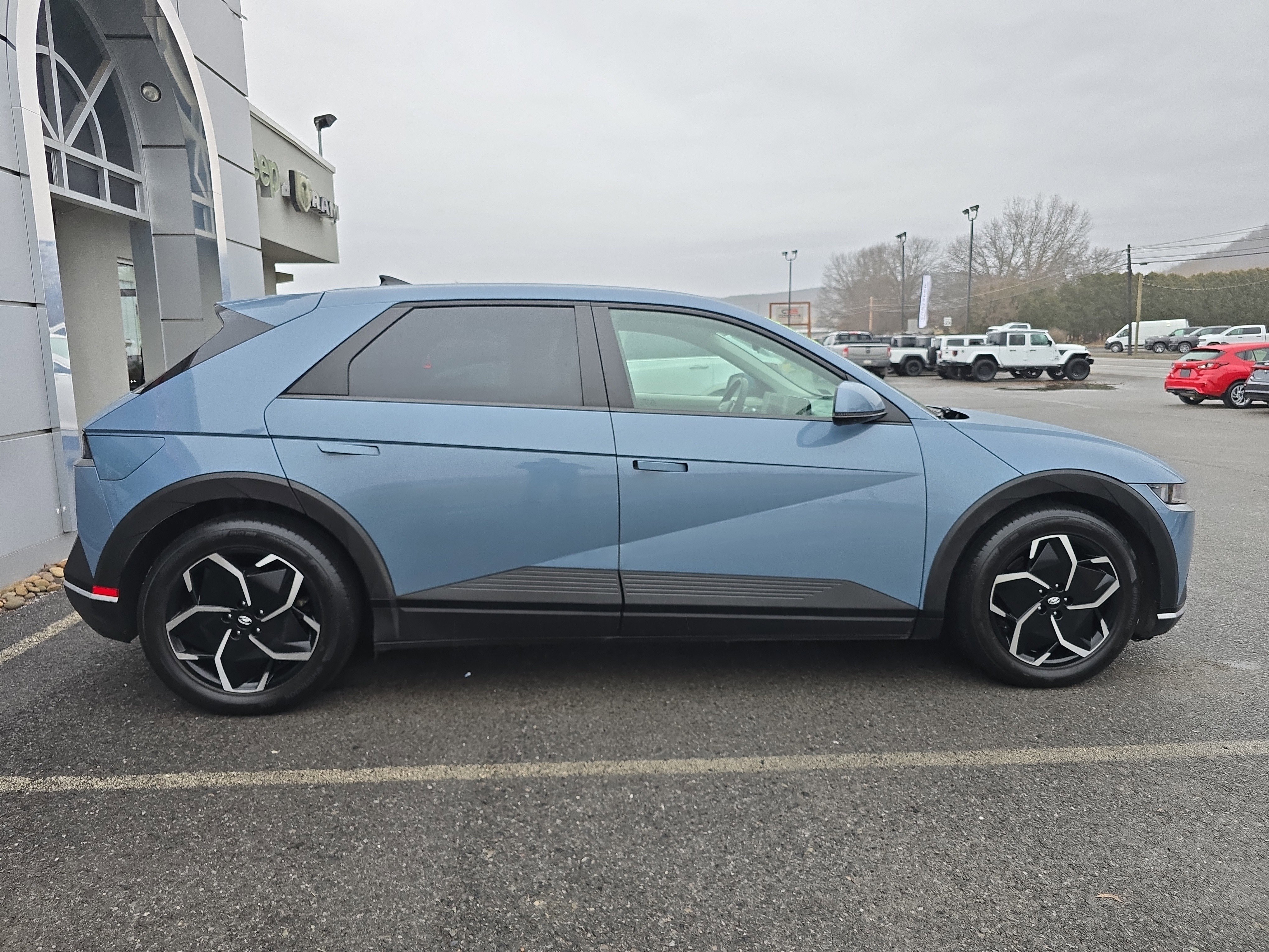 Used 2022 Hyundai Ioniq 5 SE w/ Cargo Package video 2