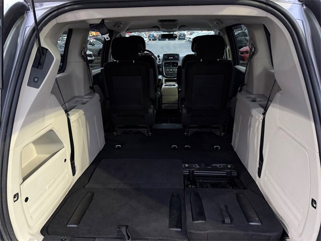 Used 2013 Dodge Grand Caravan SXT w/ UConnect Hands-Free Group image 17