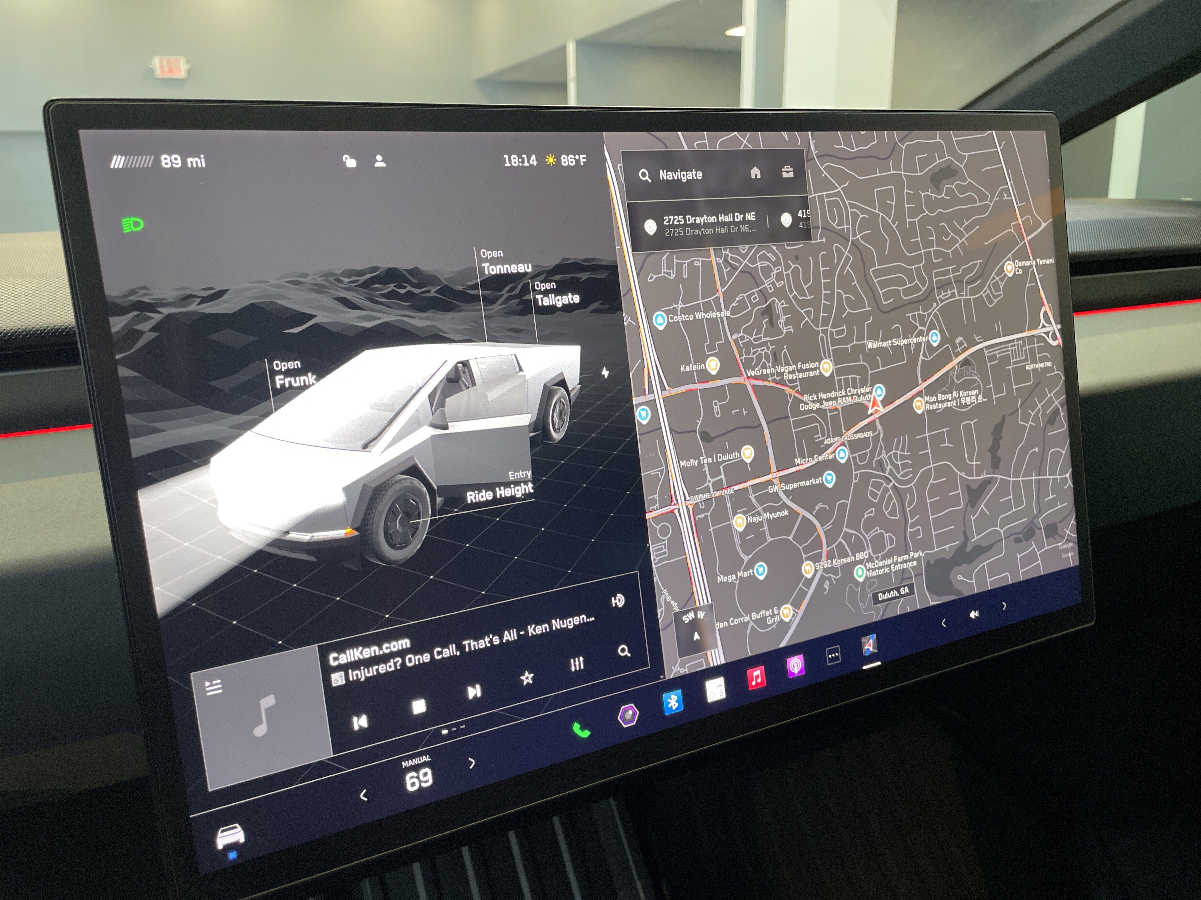 Used 2025 Tesla Cybertruck AWD Crew Cab image 27