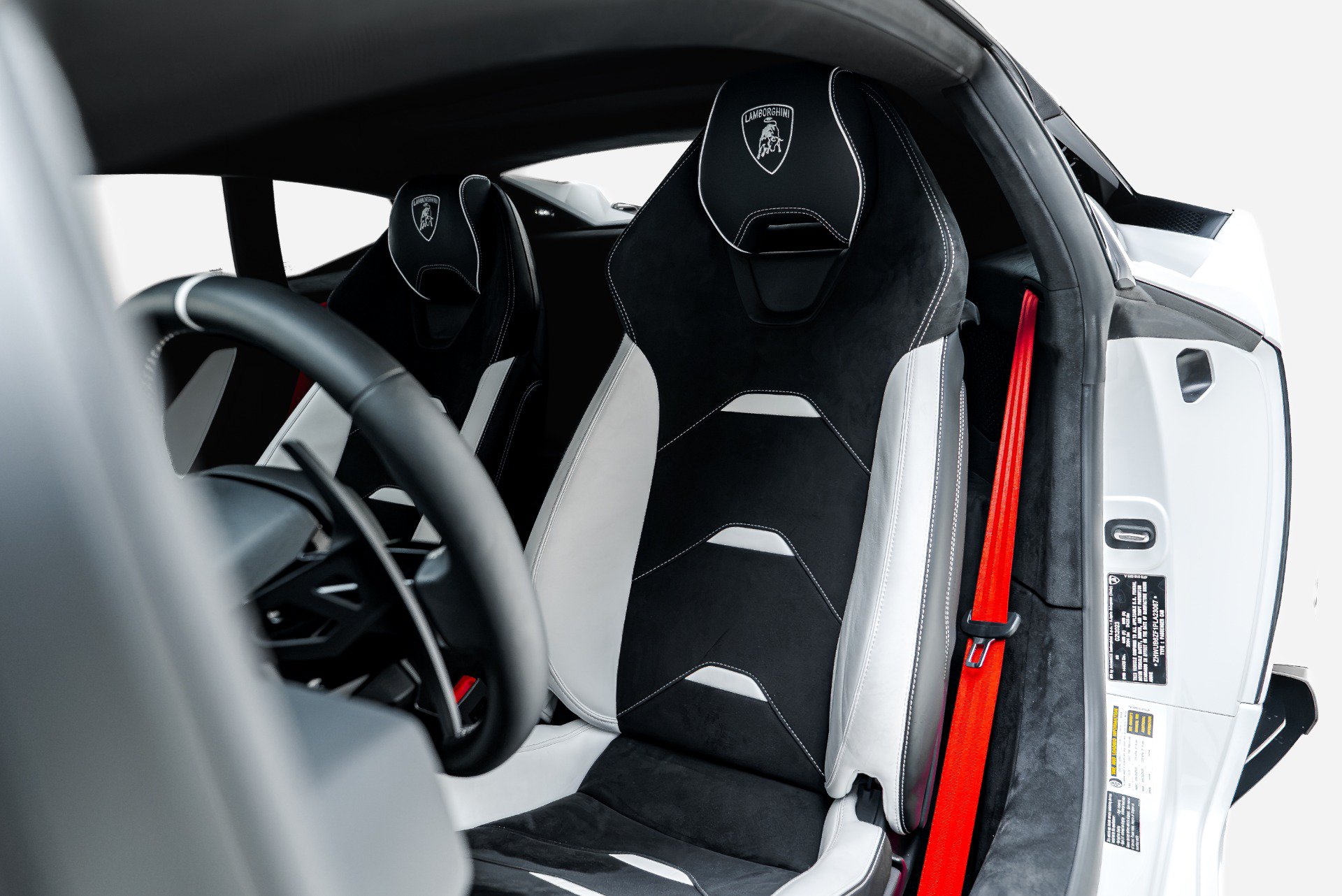 Used 2023 Lamborghini Huracan Tecnica RWD image 4