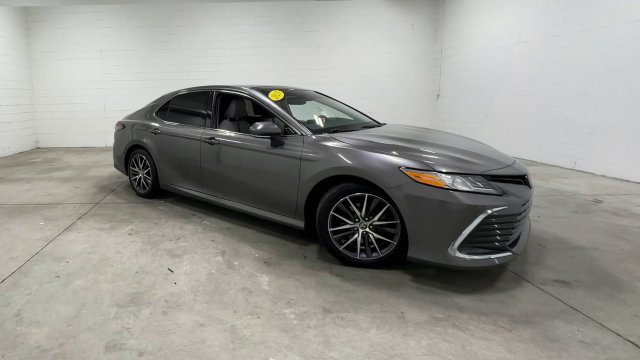 Used 2023 Toyota Camry XLE FWD image 6