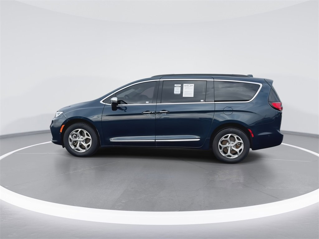 Used 2022 Chrysler Pacifica Limited image 5