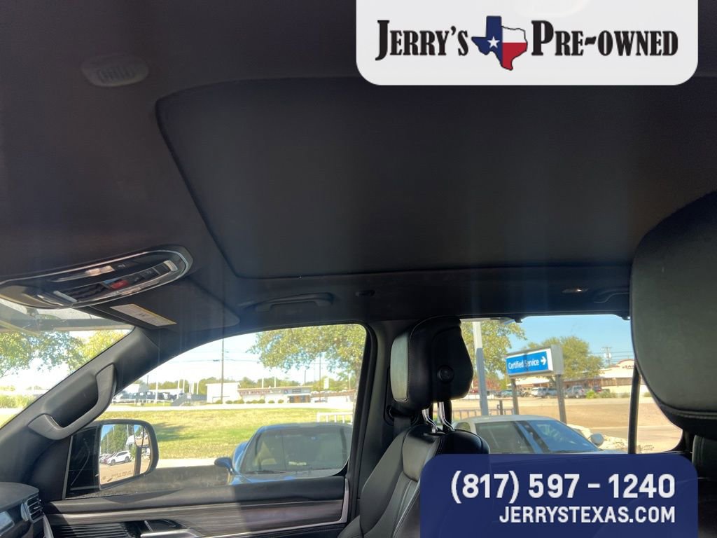 Used 2023 Jeep Wagoneer L Series III w/ Premium Group I image 9