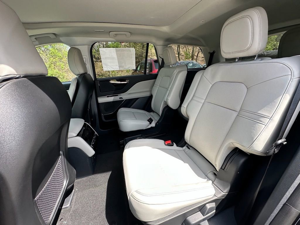 New 2026 Lincoln Aviator AWD image 20