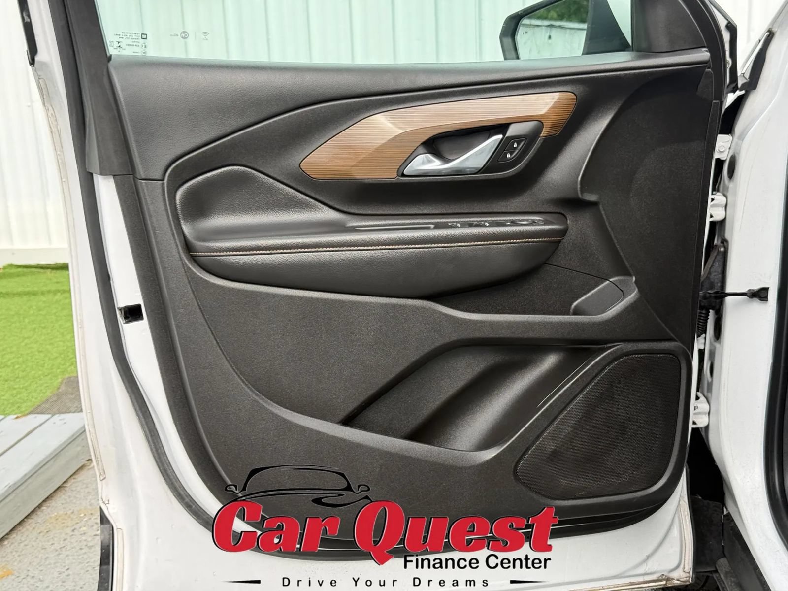 Used 2018 GMC Terrain SLE w/ Driver Convenience Package FWD image 11