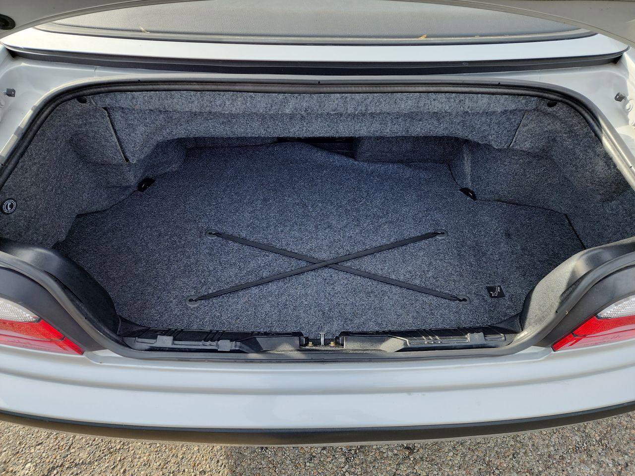 Used 1998 BMW 328i Convertible image 15