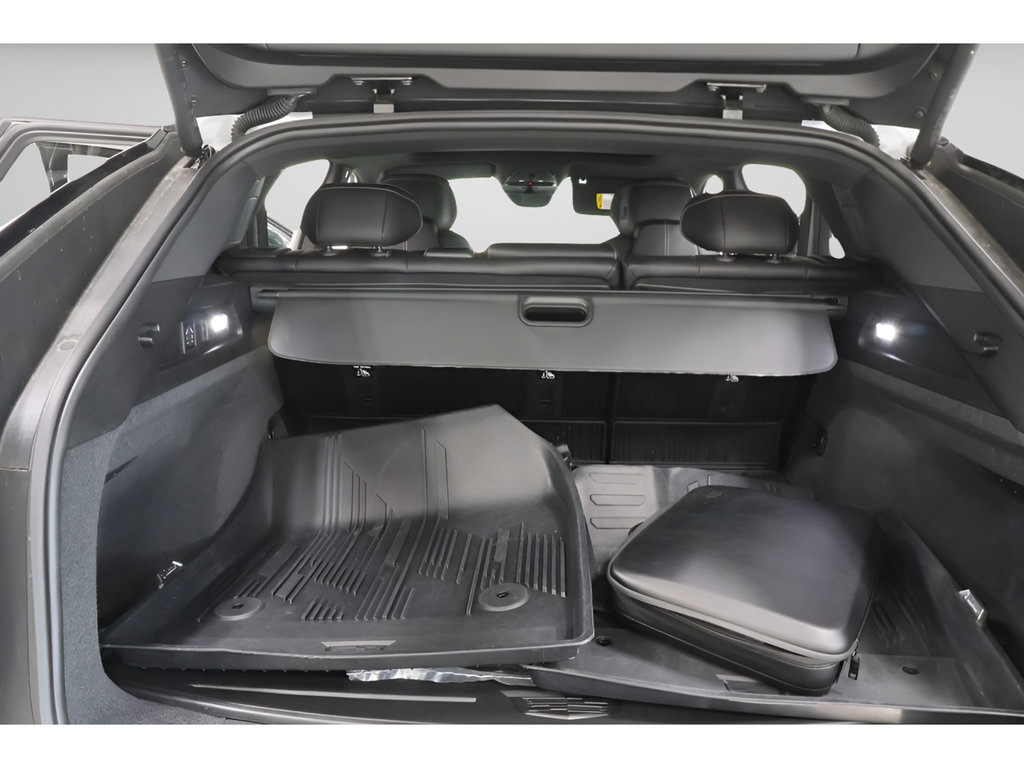 Used 2025 Cadillac Lyriq Luxury w/ LPO, Floor Liner Package AWD/4WD image 26