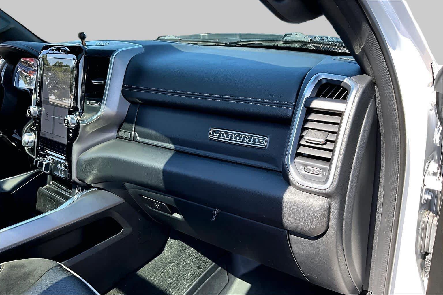 Used 2023 RAM 1500 Laramie AWD/4WD image 19