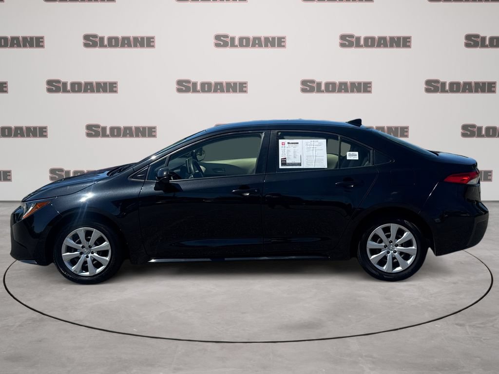 Used 2021 Toyota Corolla LE w/ Carpet Mat Package (TMS) FWD image 2