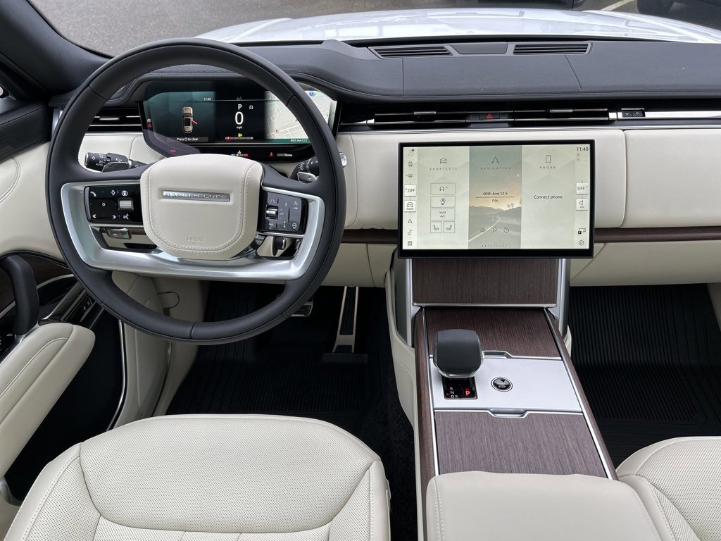 New 2025 Land Rover Range Rover SE image 22