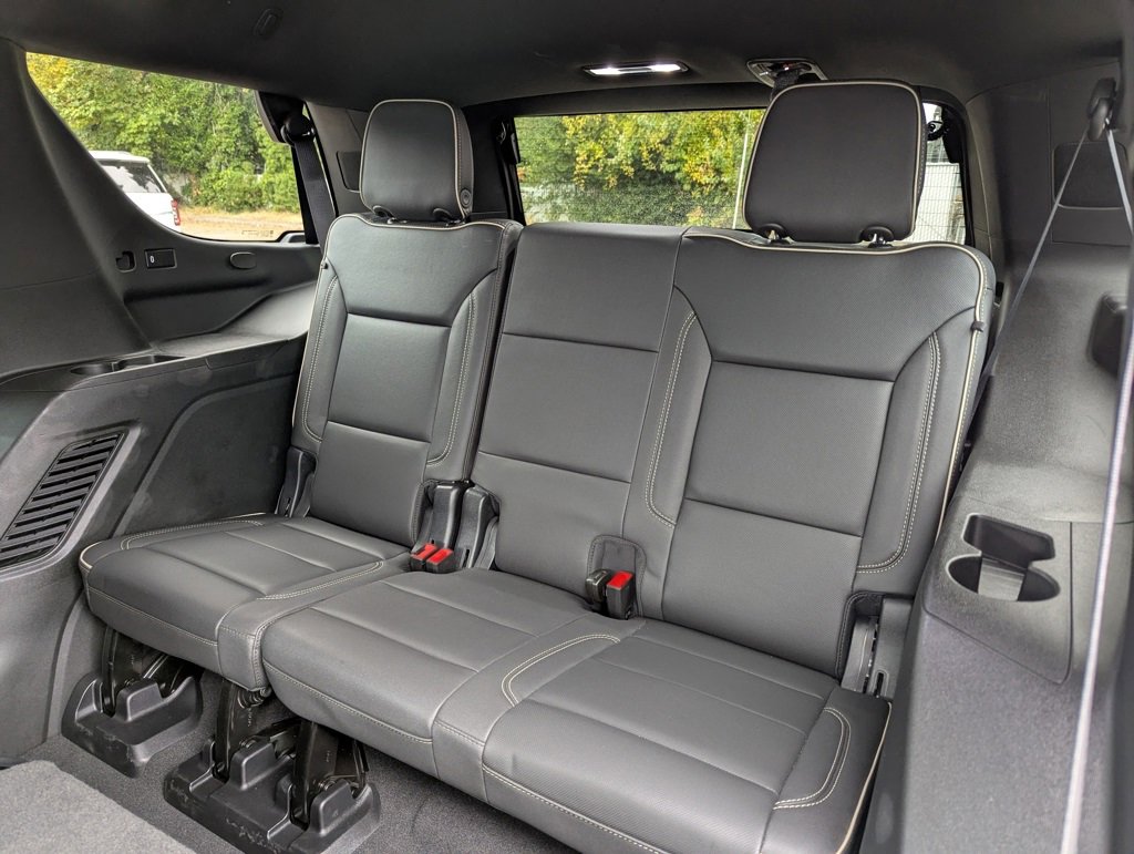 Used 2023 GMC Yukon SLT image 30