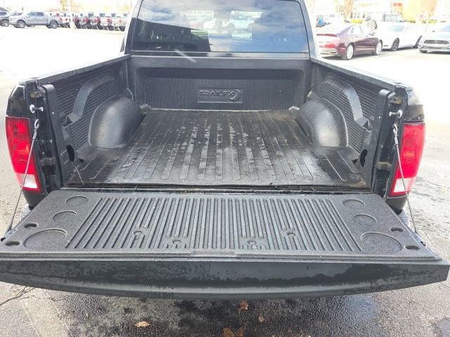 Used 2021 RAM 1500 Classic SLT image 13