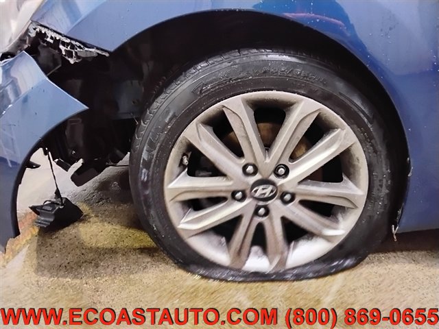 Used 2016 Hyundai Elantra SE w/ Option Group 02 FWD image 18