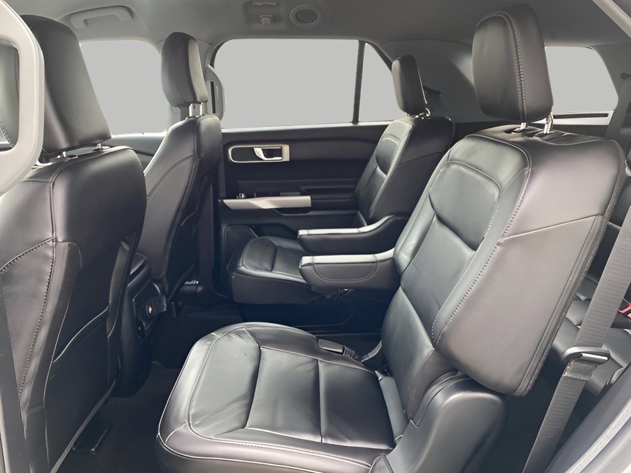 Used 2023 Ford Explorer XLT w/ Equipment Group 202A image 40