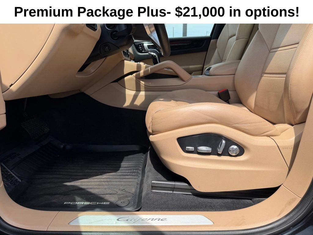 Used 2020 Porsche Cayenne E-Hybrid w/ Premium Plus Package AWD/4WD image 38