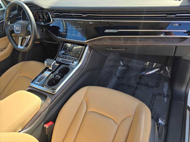 Used 2023 Audi Q8 Premium w/ Convenience Package AWD/4WD image 10