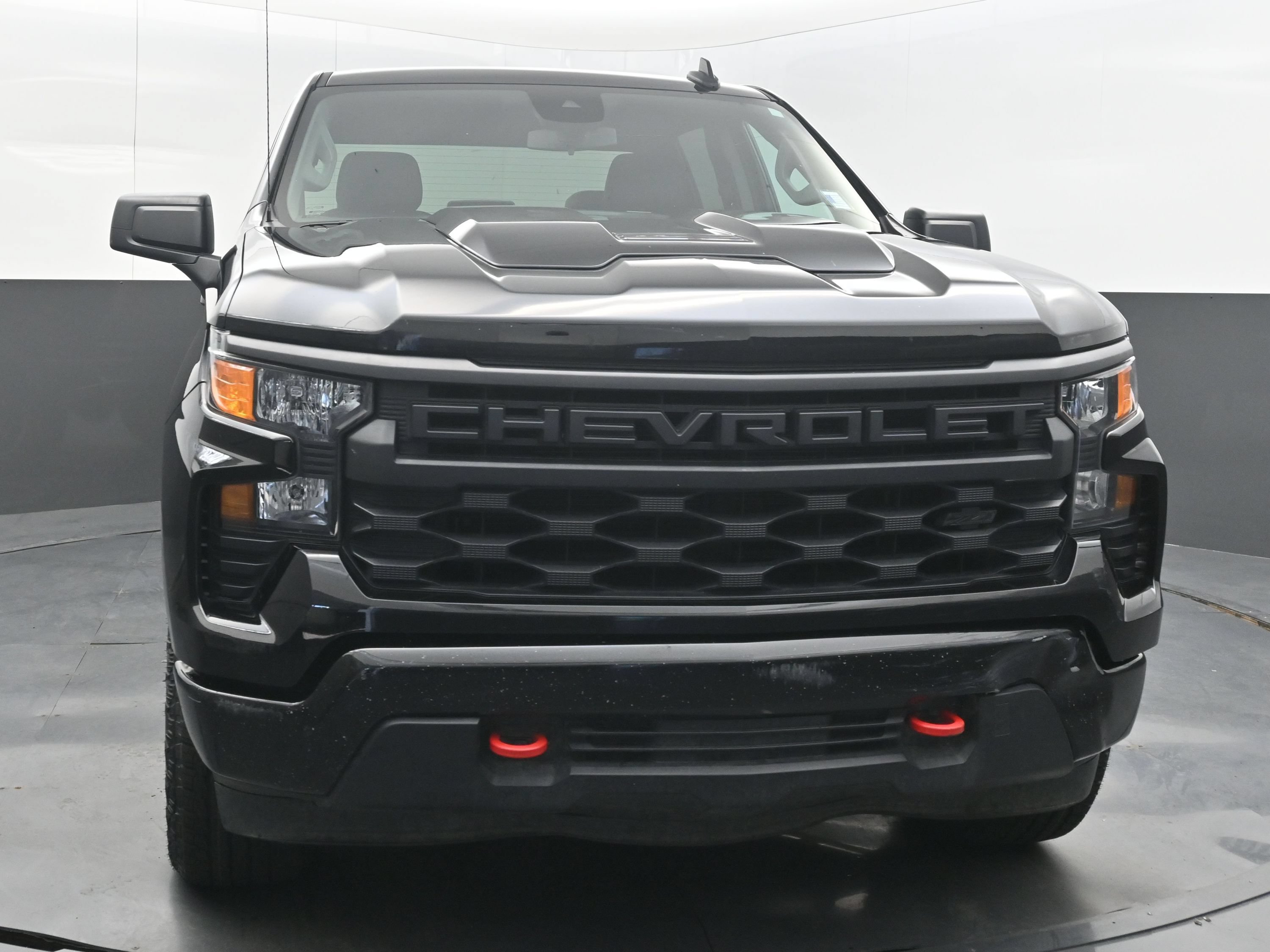 Used 2023 Chevrolet Silverado 1500 Custom Trail Boss w/ LPO, Dark Essentials Package AWD/4WD image 3