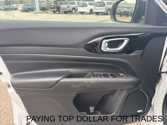 Used 2024 Jeep Compass Limited w/ High Altitude Package image 14