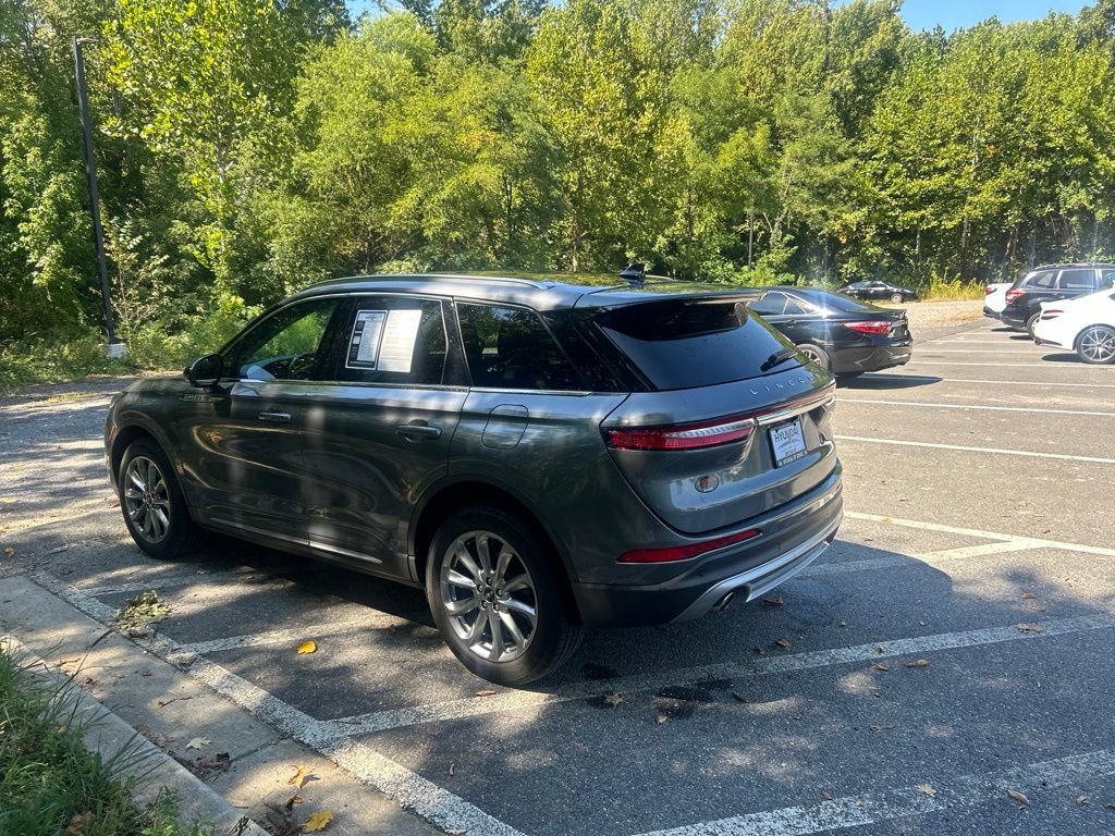 Used 2022 Lincoln Corsair AWD w/ Premium Package image 6