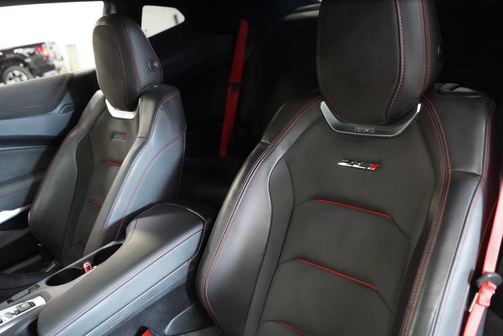 Used 2018 Chevrolet Camaro ZL1 RWD image 19