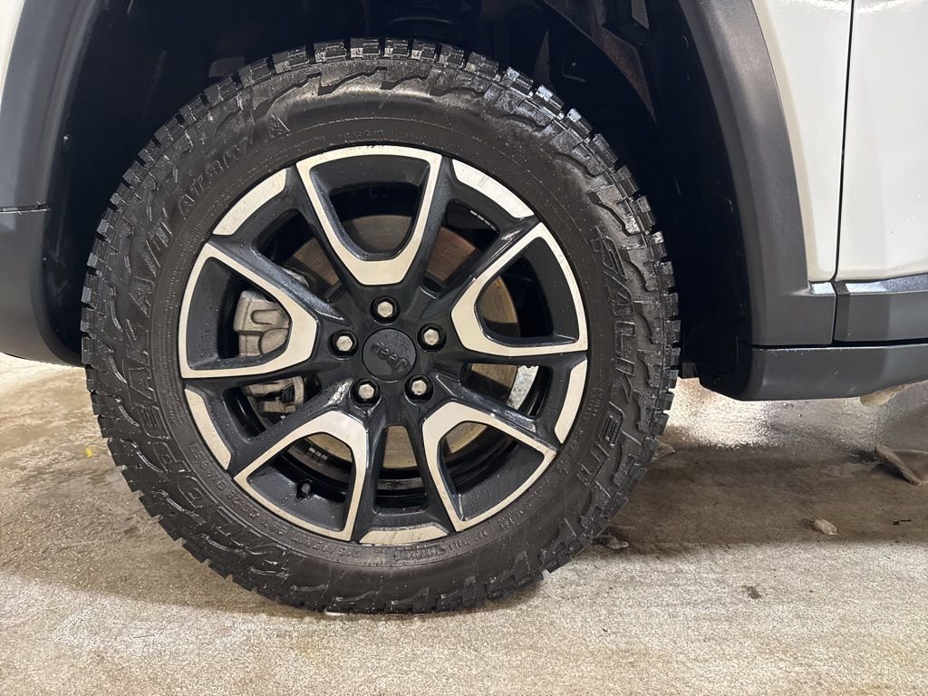 Used 2024 Jeep Compass Trailhawk w/ Trailhawk Convenience Group image 28