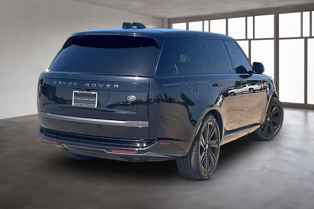 Used 2023 Land Rover Range Rover SE AWD/4WD image 2